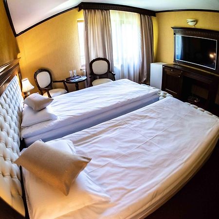 Hotel Trei Brazi Беїле-Оленешті Екстер'єр фото